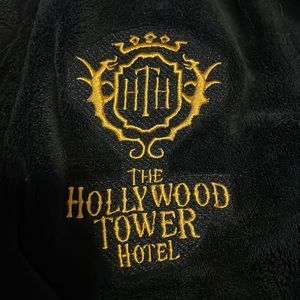 Authentic Disney Parks black Hollywood Tower Hotel robe size S/M small medium